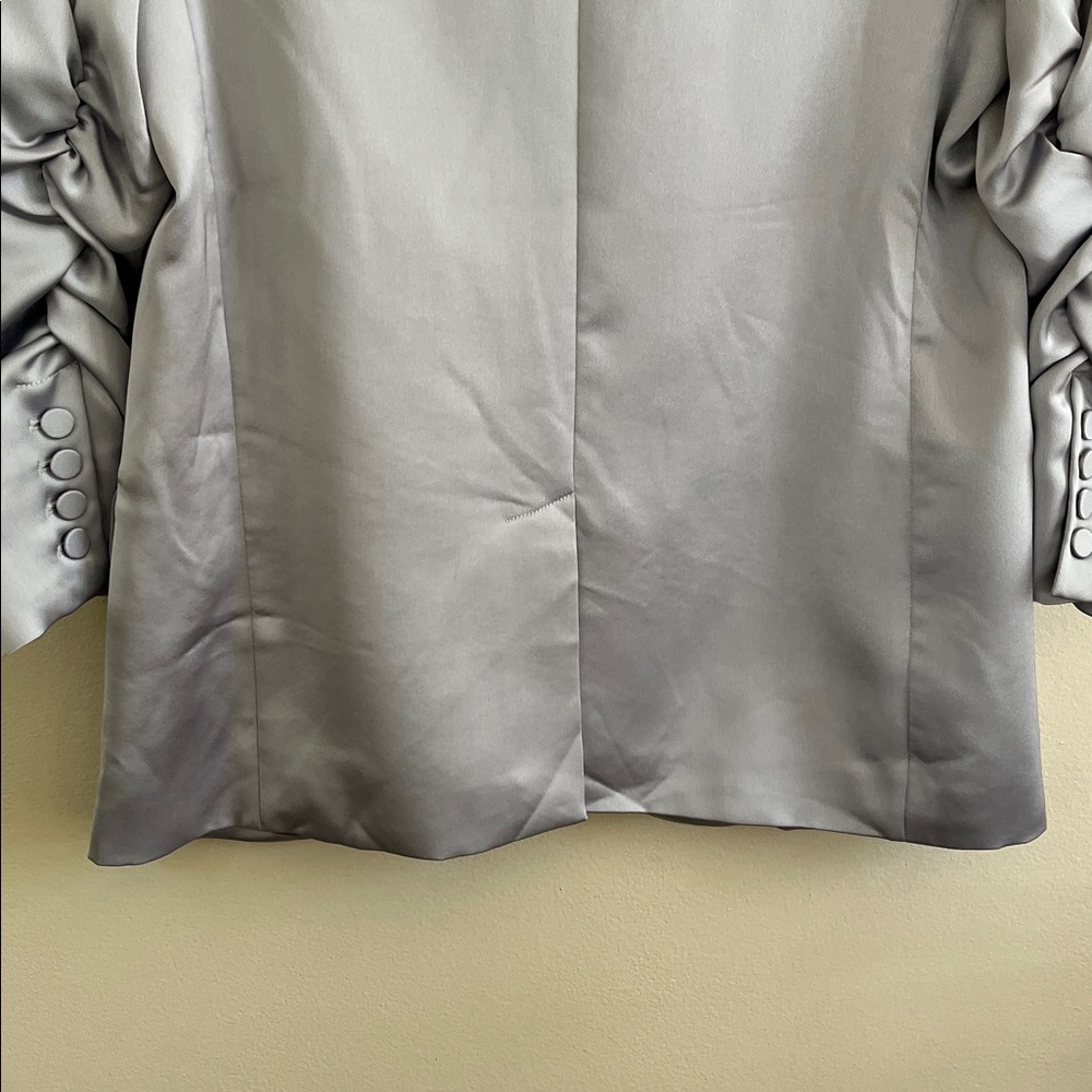 Generation Love Madison satin ruched sleeve blazer size large platinum grey - Picture 11 of 16